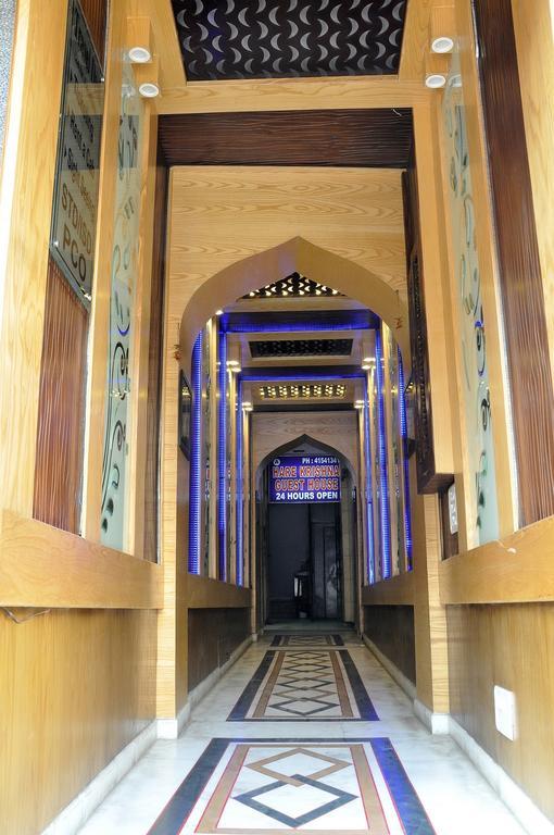 Отель Hare Krishna Main Bazar Нью-Дели Экстерьер фото